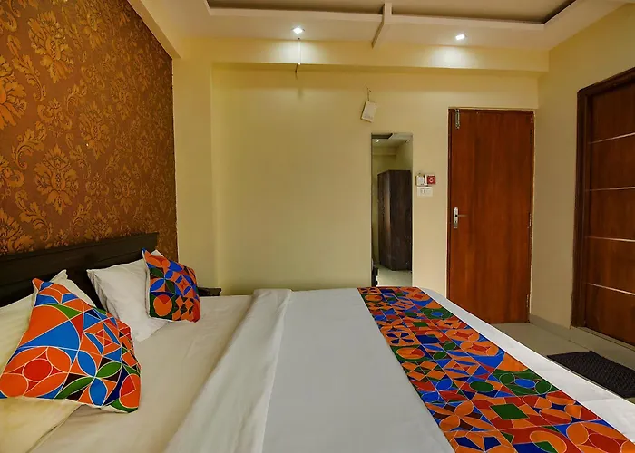 Fabhotel Emerald Inn