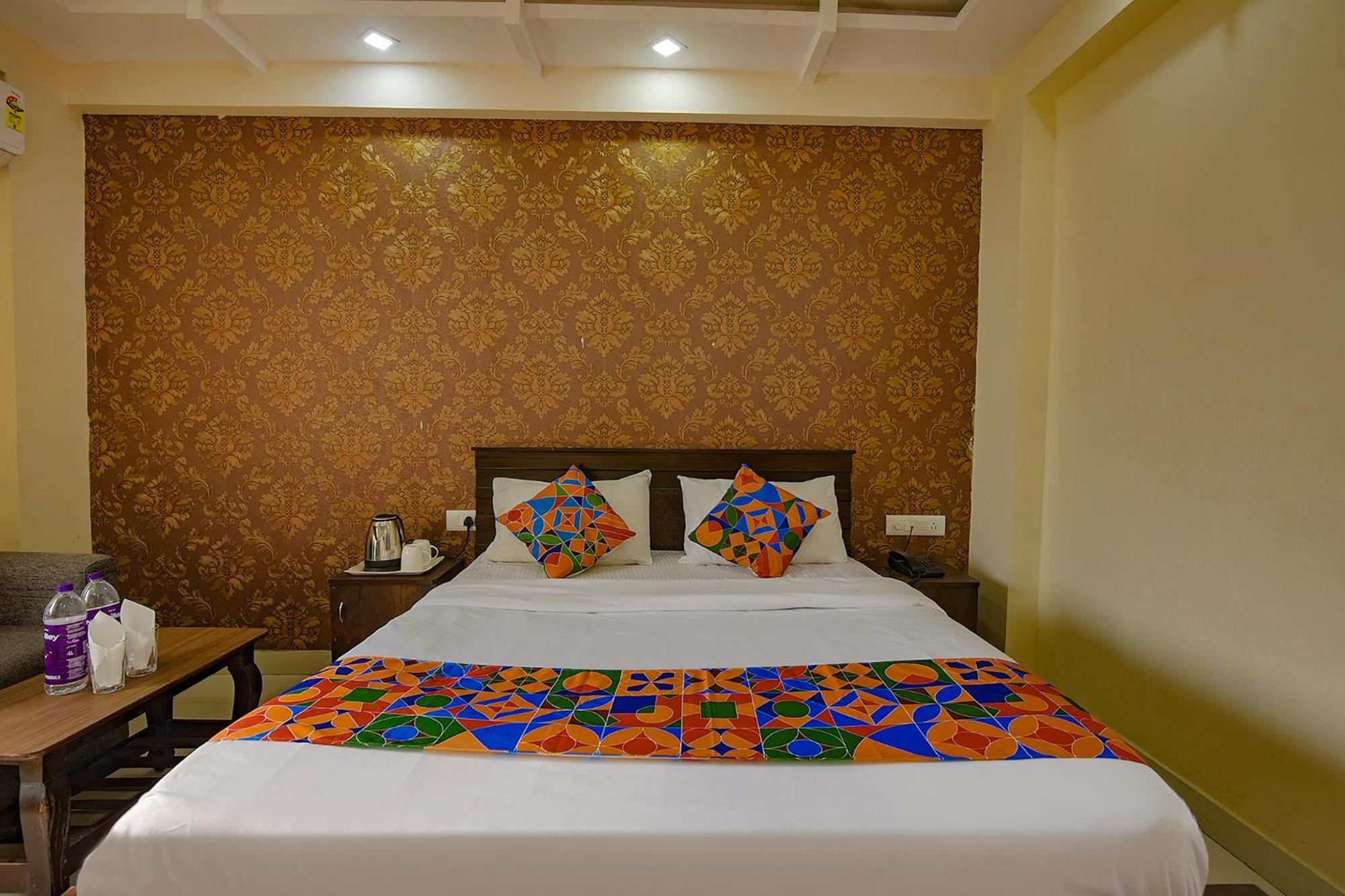 होटल Fabhotel Emerald Bangalore